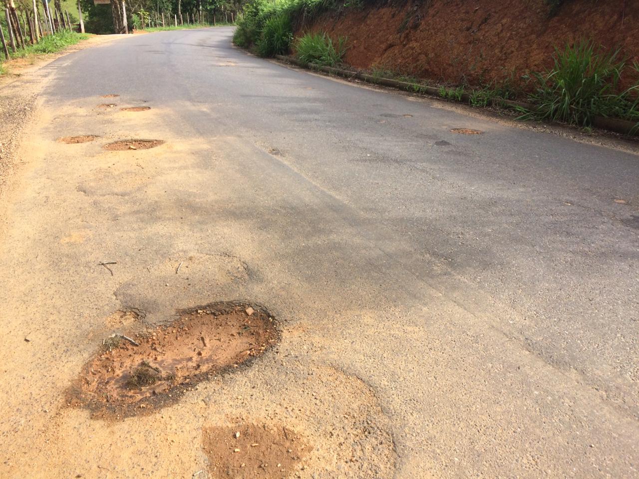 Vereador cobra melhorias em vias de acesso dos distritos